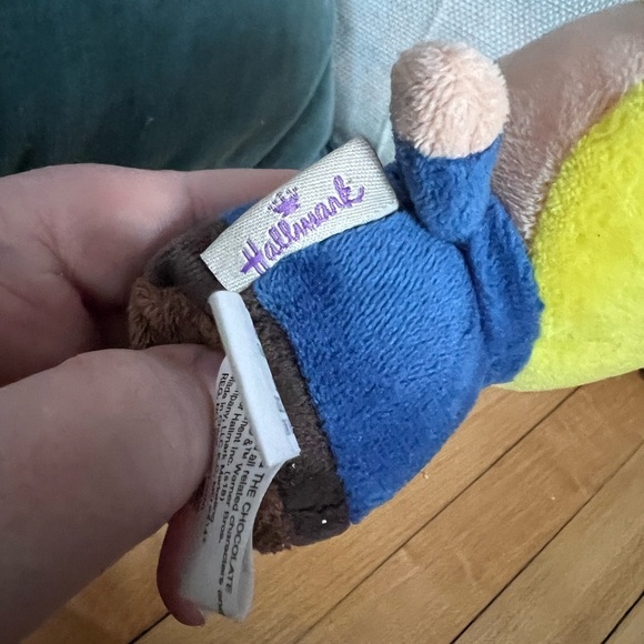 Itty Bittys Willy Wonka Collector Mini Charlie Golden Ticket Plush Stuffed - Picture 4 of 5